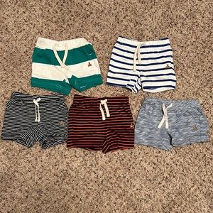 Lot of 5 BabyGap Shorts in Size 6-12 months. Some NWOT, some in VGUC